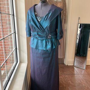 Formal Taffeta Color changing dress, Size 24, women's plus